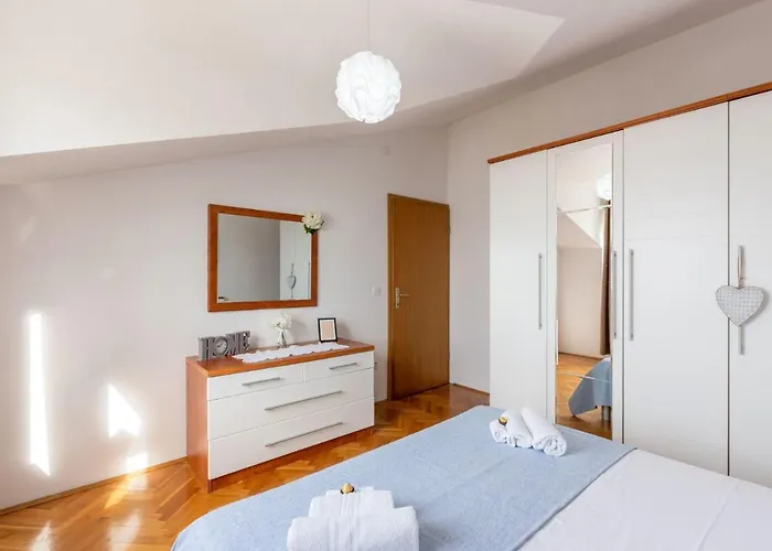 Niko 1 By Interhome Apartman